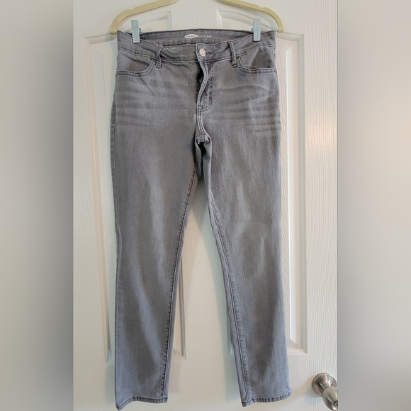 Old Navy Super Skinny Jeans - Picture 1 of 4